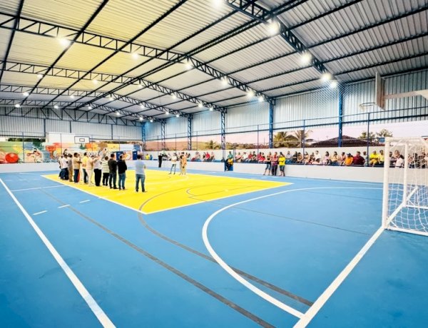 Macapá ganha quadra poliesportiva e prefeita Marcela anuncia novos investimentos para a comunidade