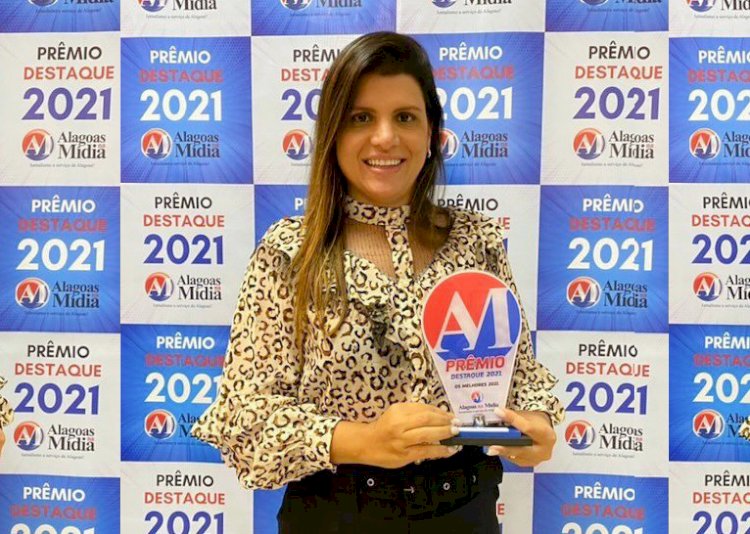 Prefeita Marcela Gomes é agraciada com Prêmio Destaque 2021 por sua gestão em Novo Lino