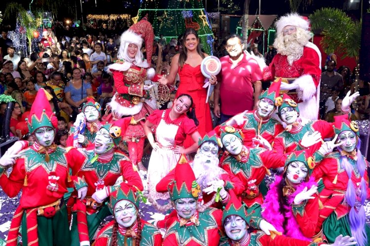 Novo Lino brilha em cores natalinas, prefeita Marcela Gomes acende árvore de natal e transforma praça em vila encantada do Papel Noel